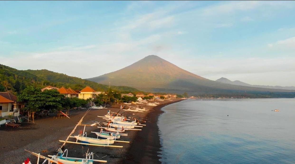 Valomia Beachfront Amed  Exterior photo